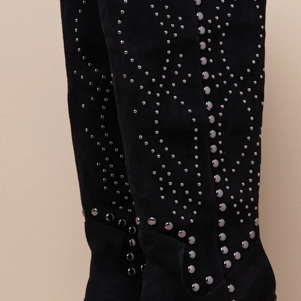 Elegant Studded Black Heeled Boots - Picture 4 of 4